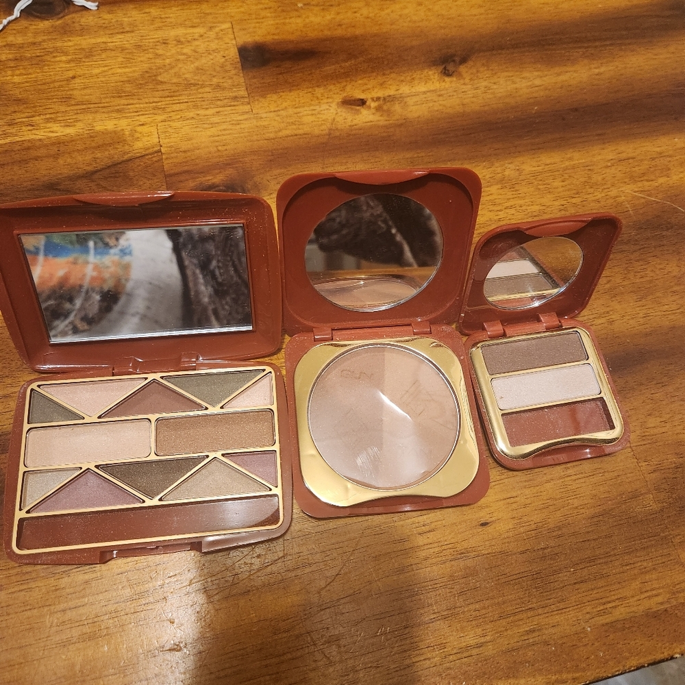 Rubigo Makeup Bundle. Eye Shadow, Face Powder